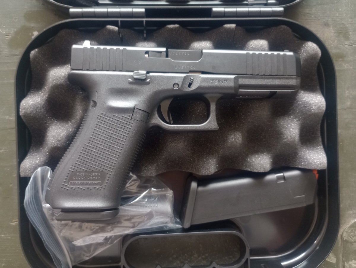 Glock 17 gen. 5 - KOMIS
