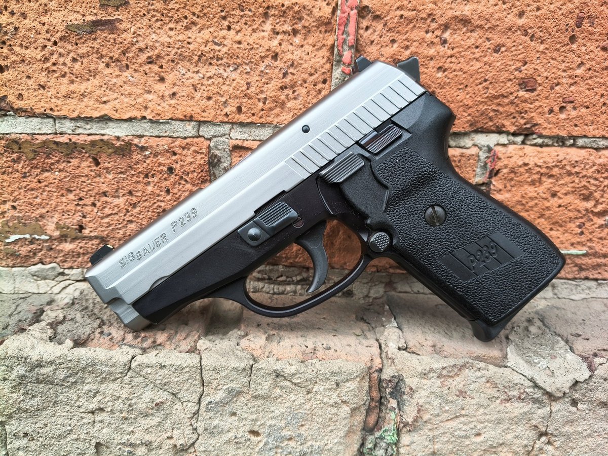 Sig Sauer P239 kal 9x19 srebrny - KOMIS