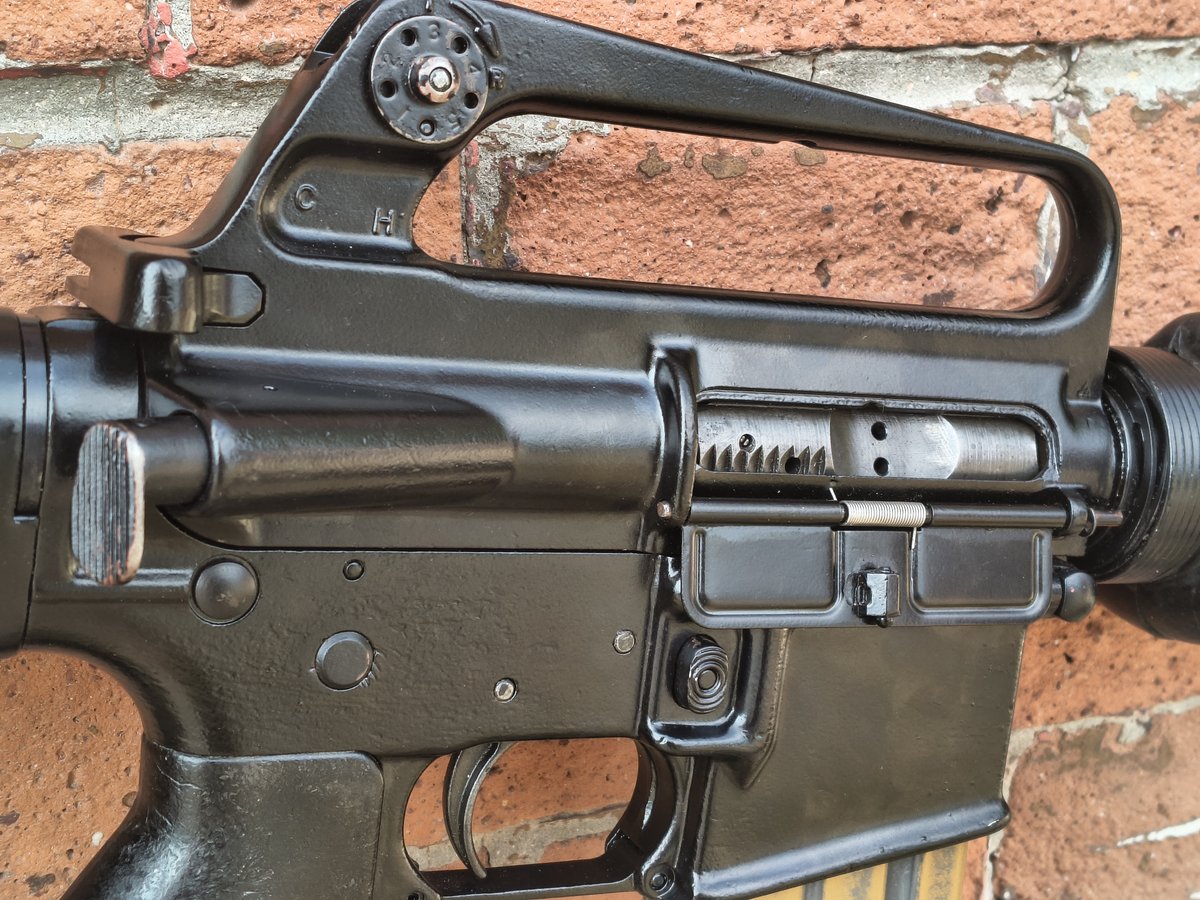 M16A1 kal. 5,56x45/.223 Rem - KOMIS