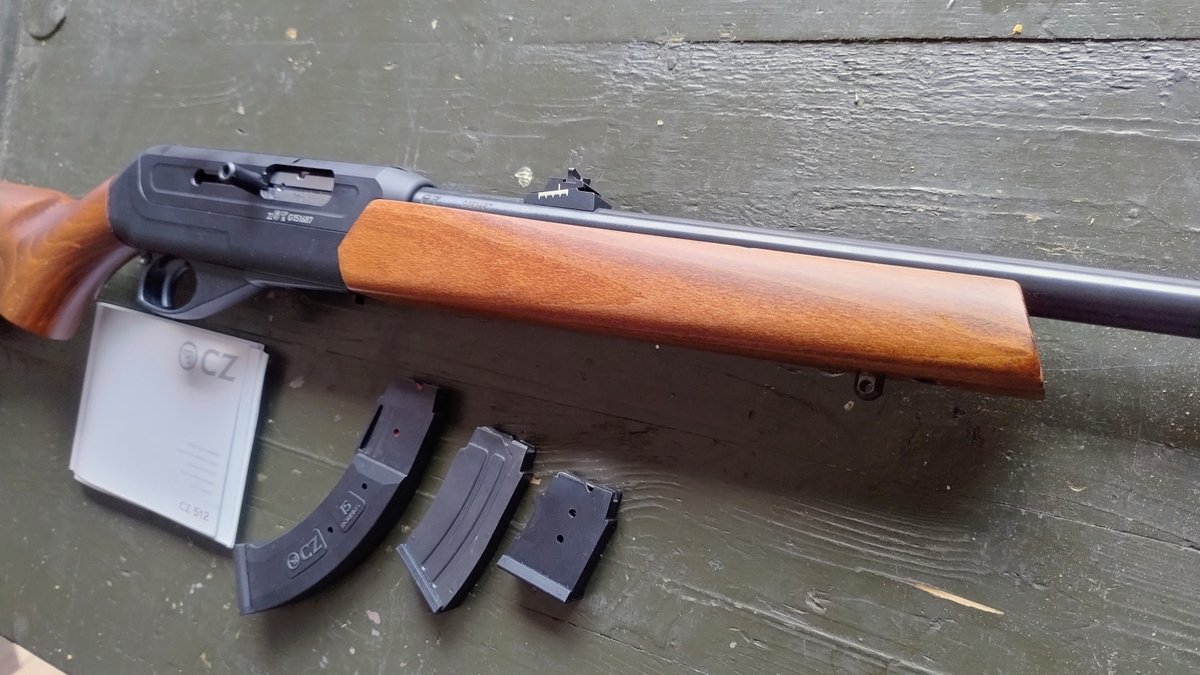 CZ 512 kal. 22LR komplet z 3 magazynkami i pokrowcem -KOMIS