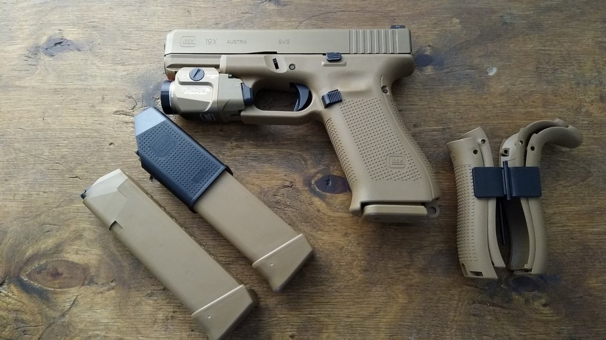 Glock 19X COYOTE COMBO Z LATARKĄ STREAMLIGHT