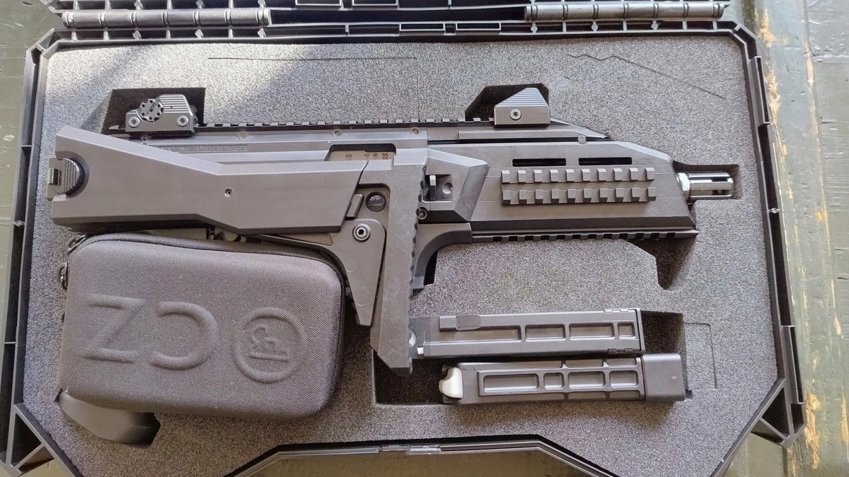 CZ Scorpion EVO 3 kal 9x19 - KOMIS