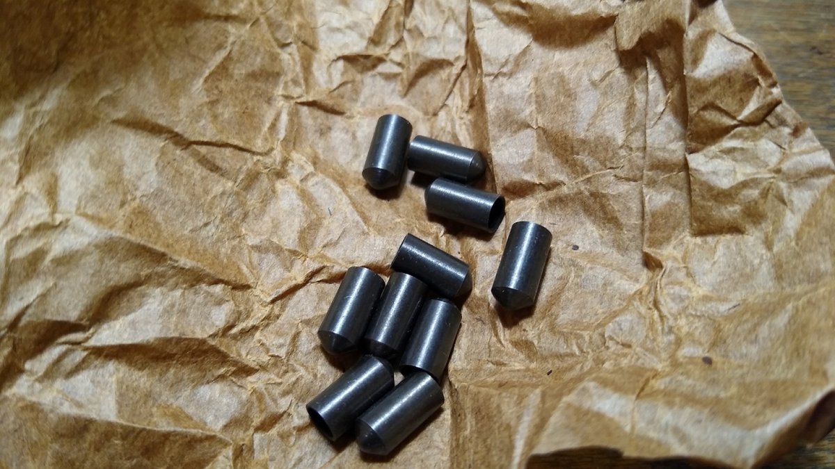 Zatrzask zderzaka do pistoletu P-83