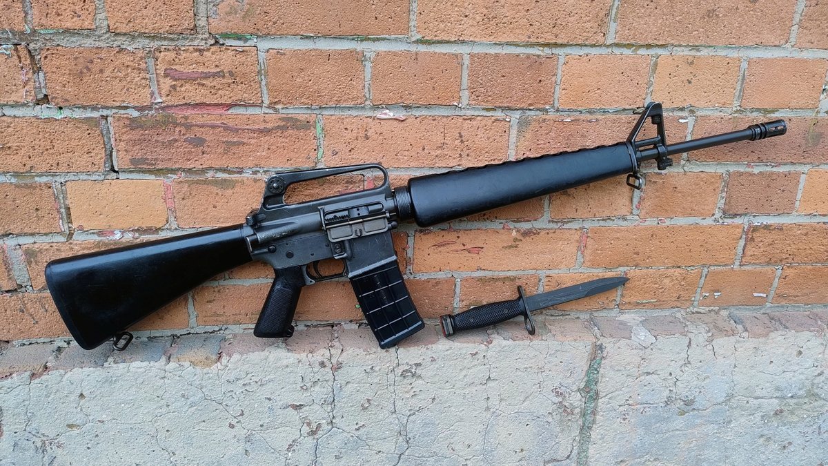 M16A1 kal. 5,56x45mm z bagnetem - semi