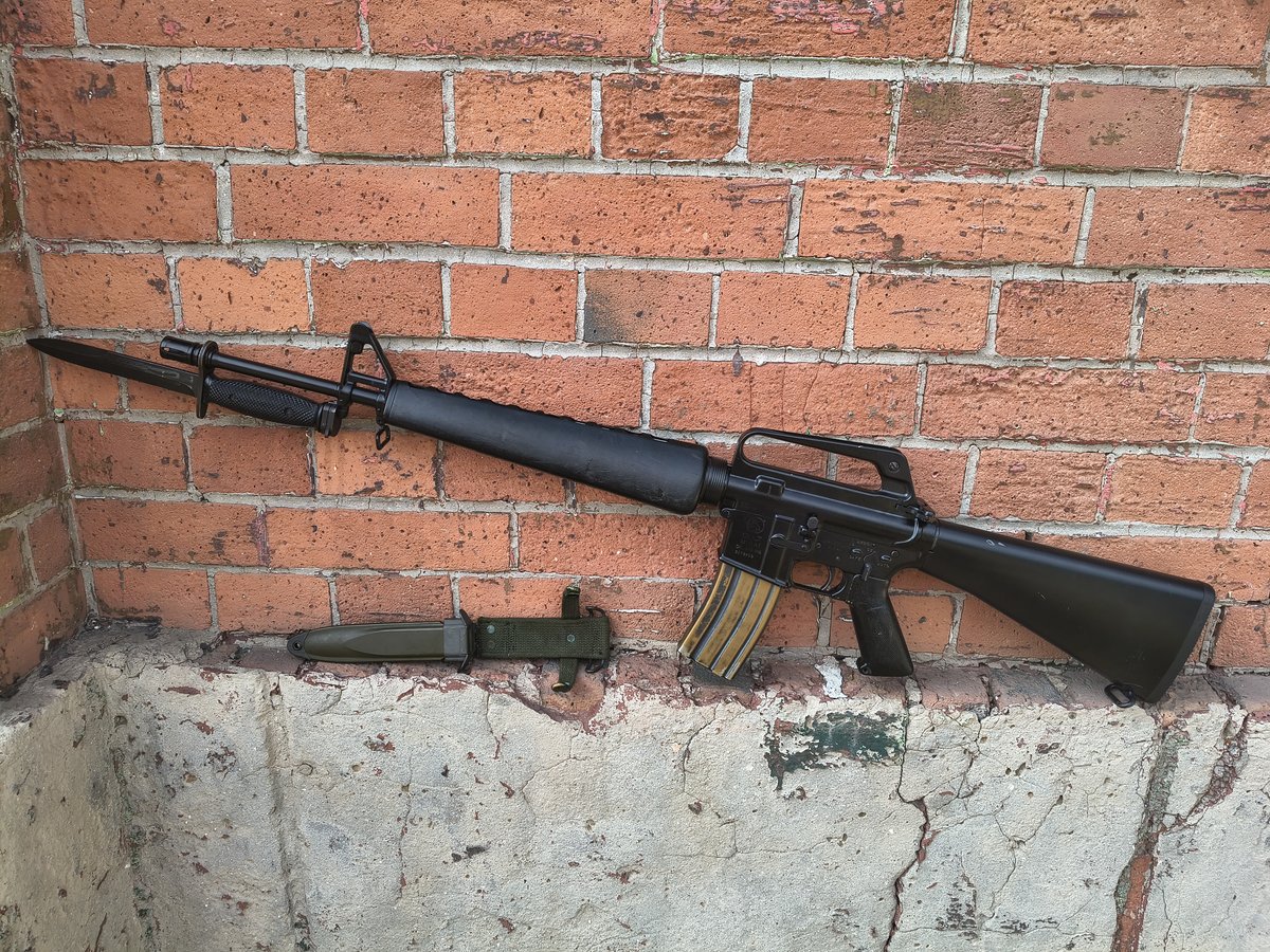 M16A1 kal. 5,56x45/.223 Rem - KOMIS