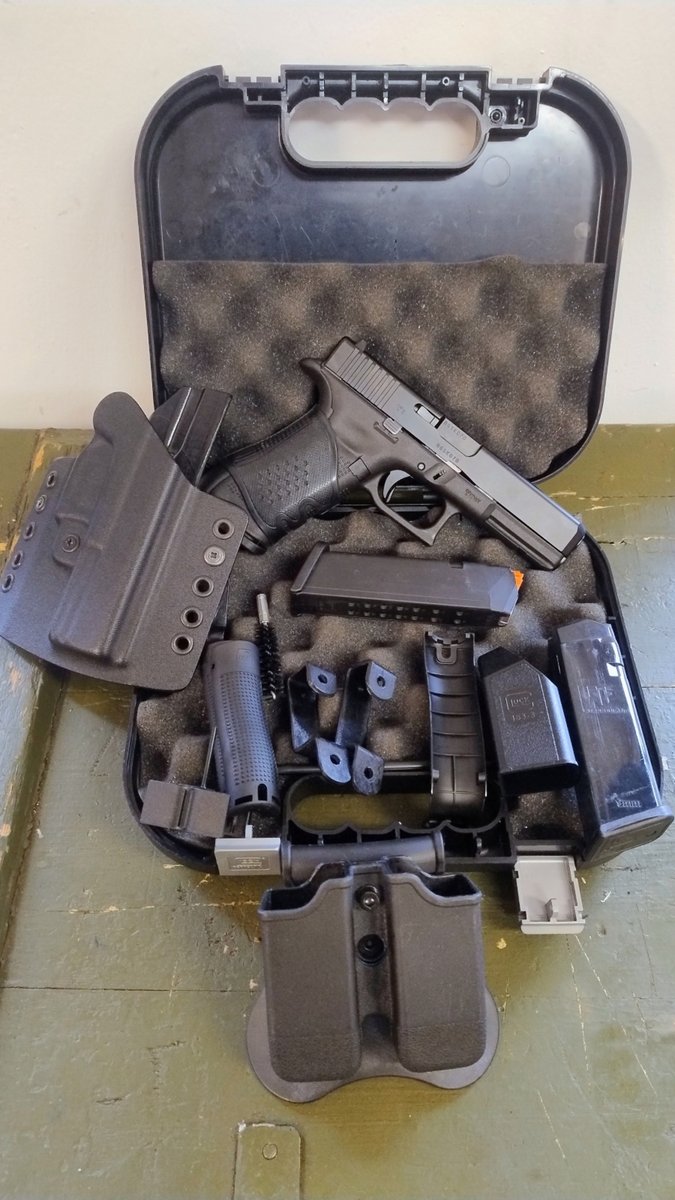 Glock 17 GEN. 5 9x19 PLUS AKCESORIA - KOMIS - NOWA CENA