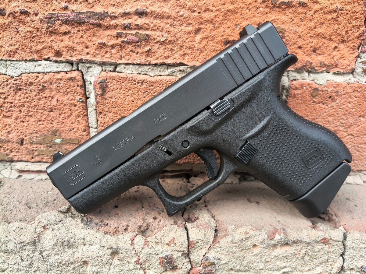 Glock 43 9x19 z kaburą - KOMIS