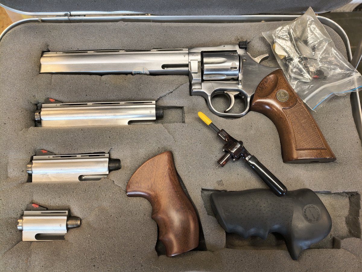 Dan Wesson P715VH kal. 357 Magnum z zestawem luf - KOMIS